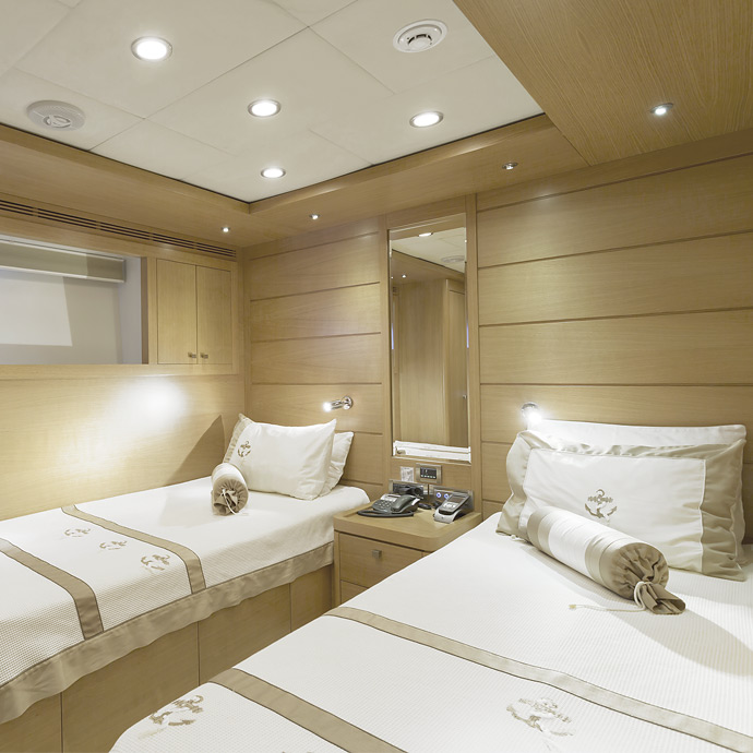 luxury yachts dubai jet ski